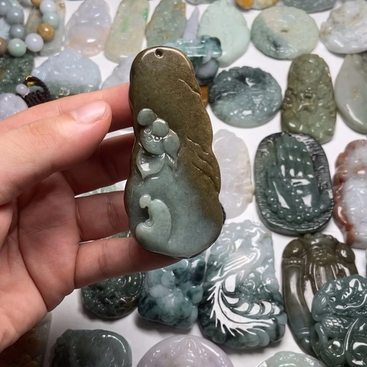 翡翠未镶嵌颈饰悟道83