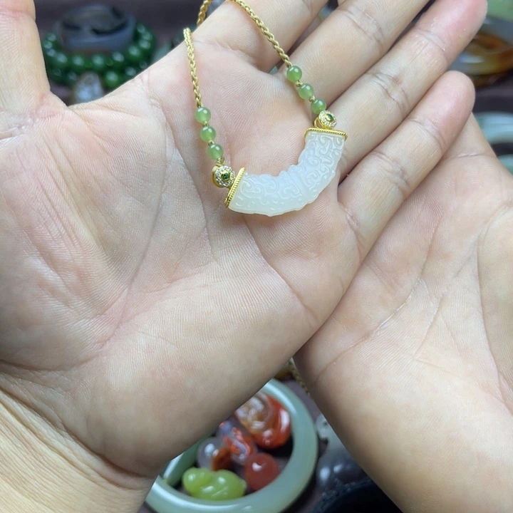 和田玉银S925镀金镶嵌颈饰