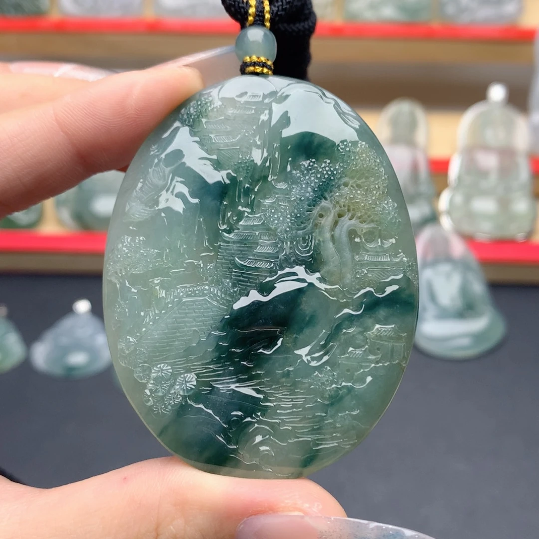 翡翠未镶嵌颈饰山水