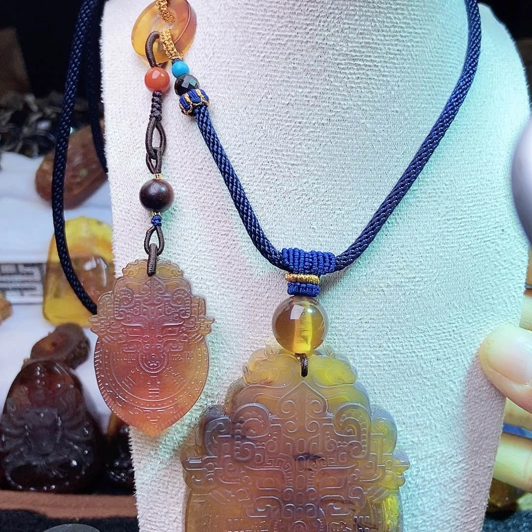 琥珀颈饰未镶嵌山鬼九宫八卦