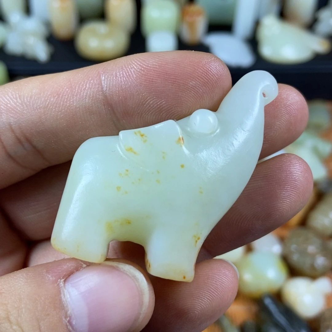 颈饰未镶嵌和田玉秋**莲