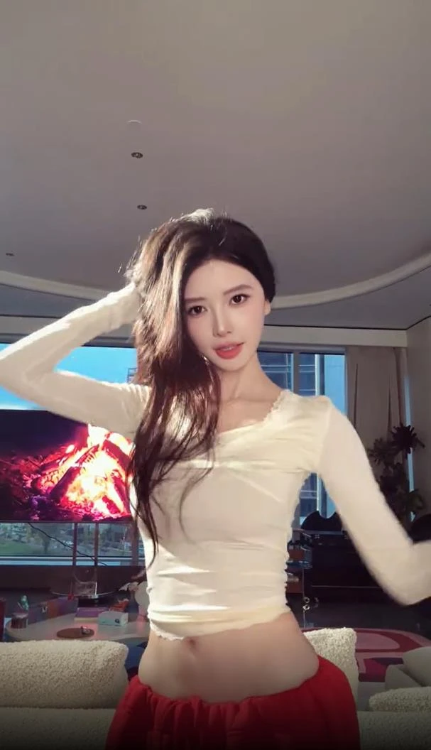 【方圆同款】秋冬新款设计感蕾丝花边针织打底衫配宽松休闲卫裤套装