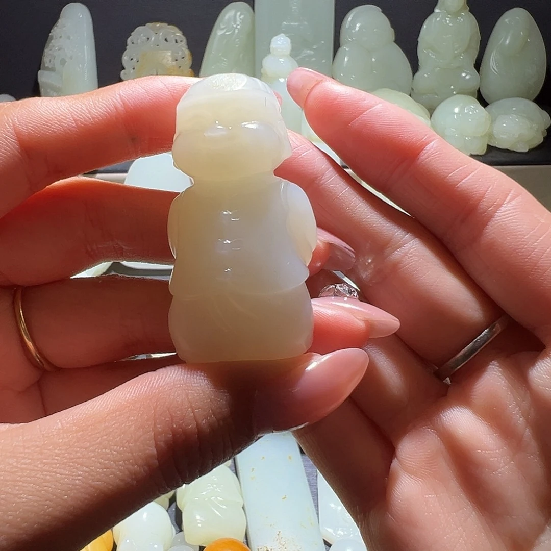 b***y和田玉未镶嵌颈饰