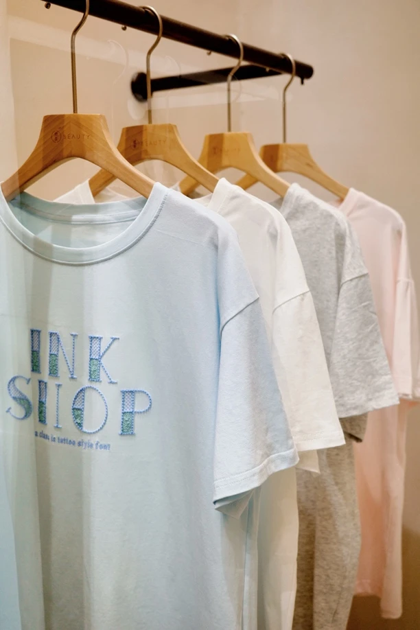 惠美家  四色设计款百搭短袖（随机发）