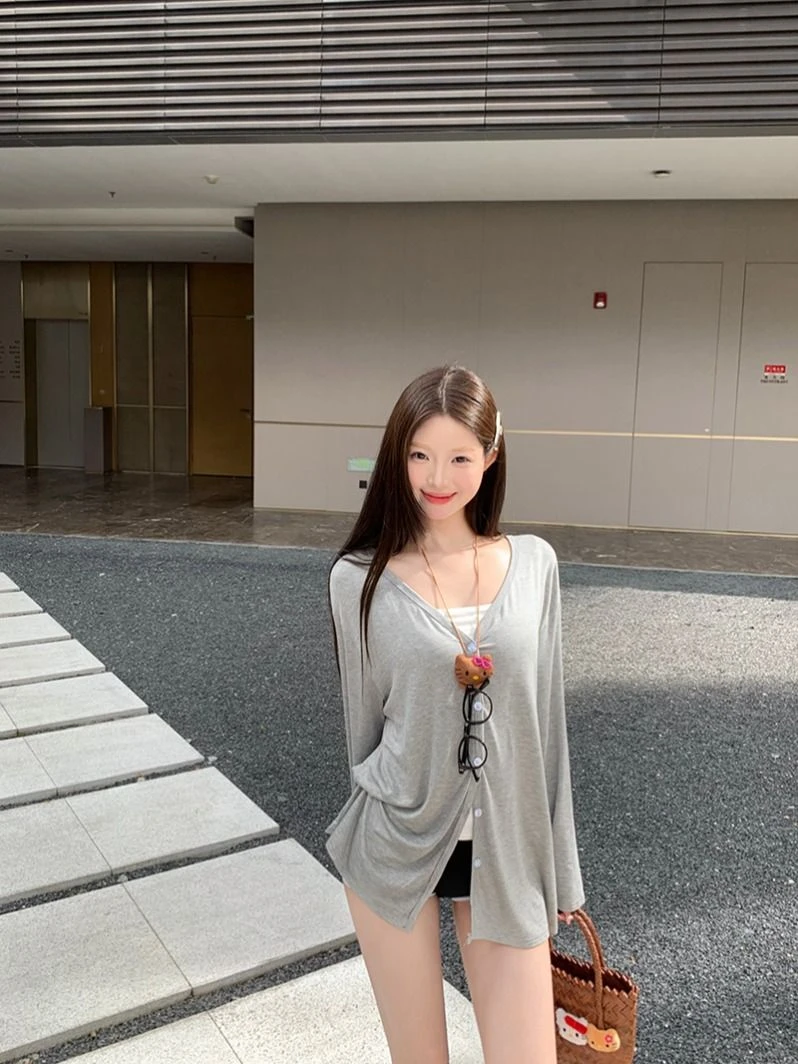 慵懒风v领防晒开衫女早秋薄款长袖外套灰色宽松显瘦休闲上衣外搭