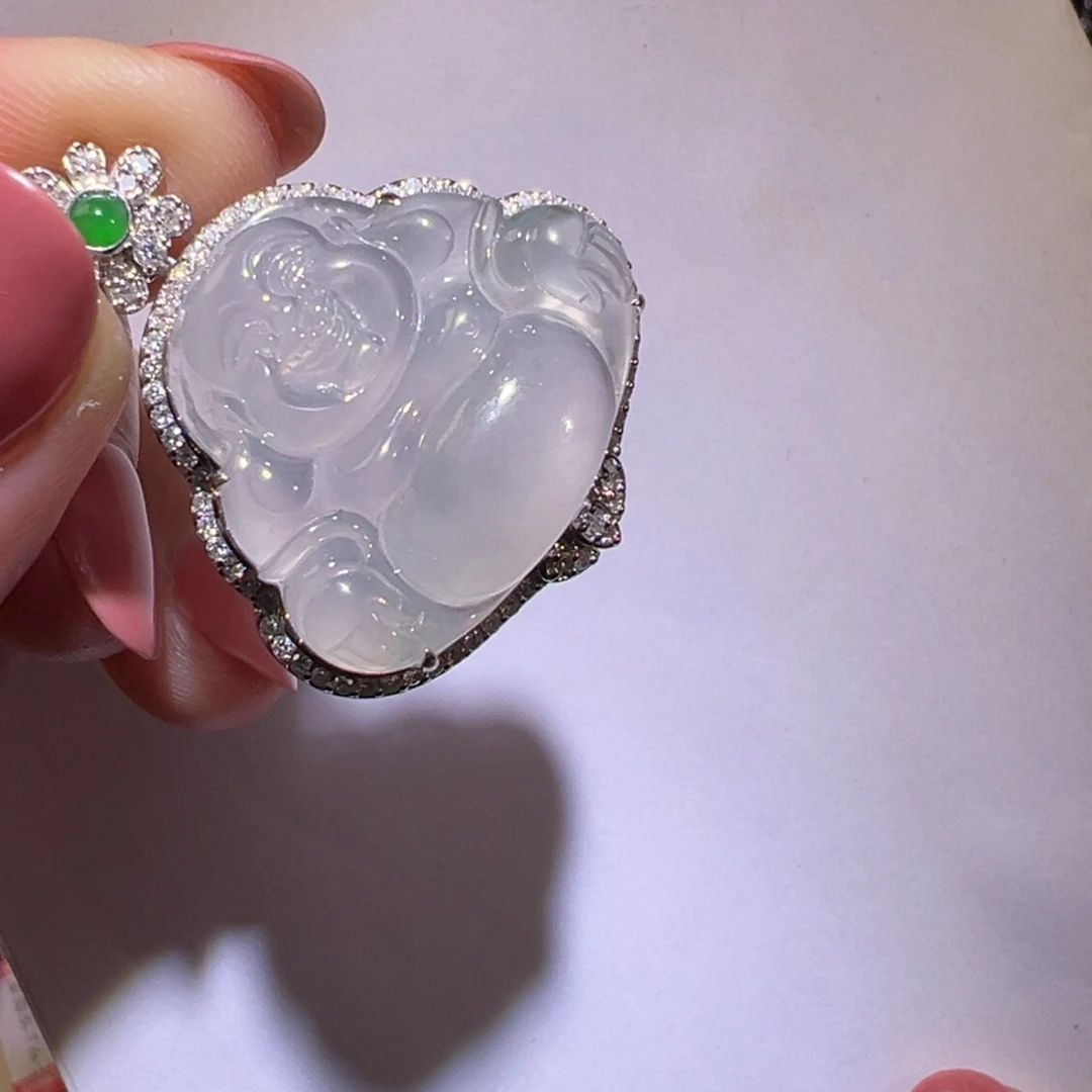 翡翠颈饰18K金镶嵌吊坠