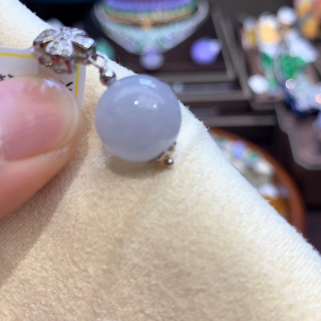 翡翠颈饰银S925镶嵌翡翠吊坠