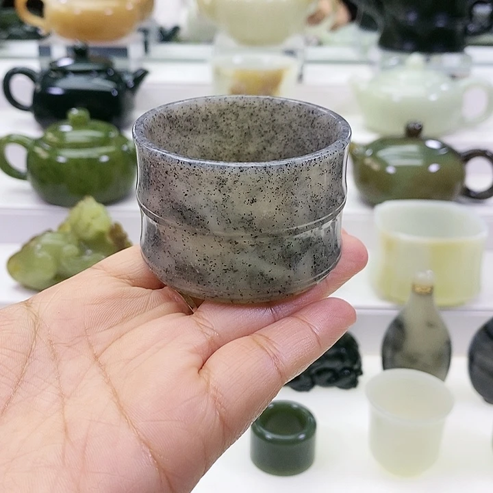 未镶嵌和田玉挂件杯子