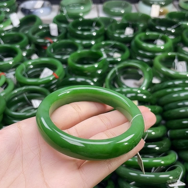 未镶嵌手镯和田玉（碧玉）