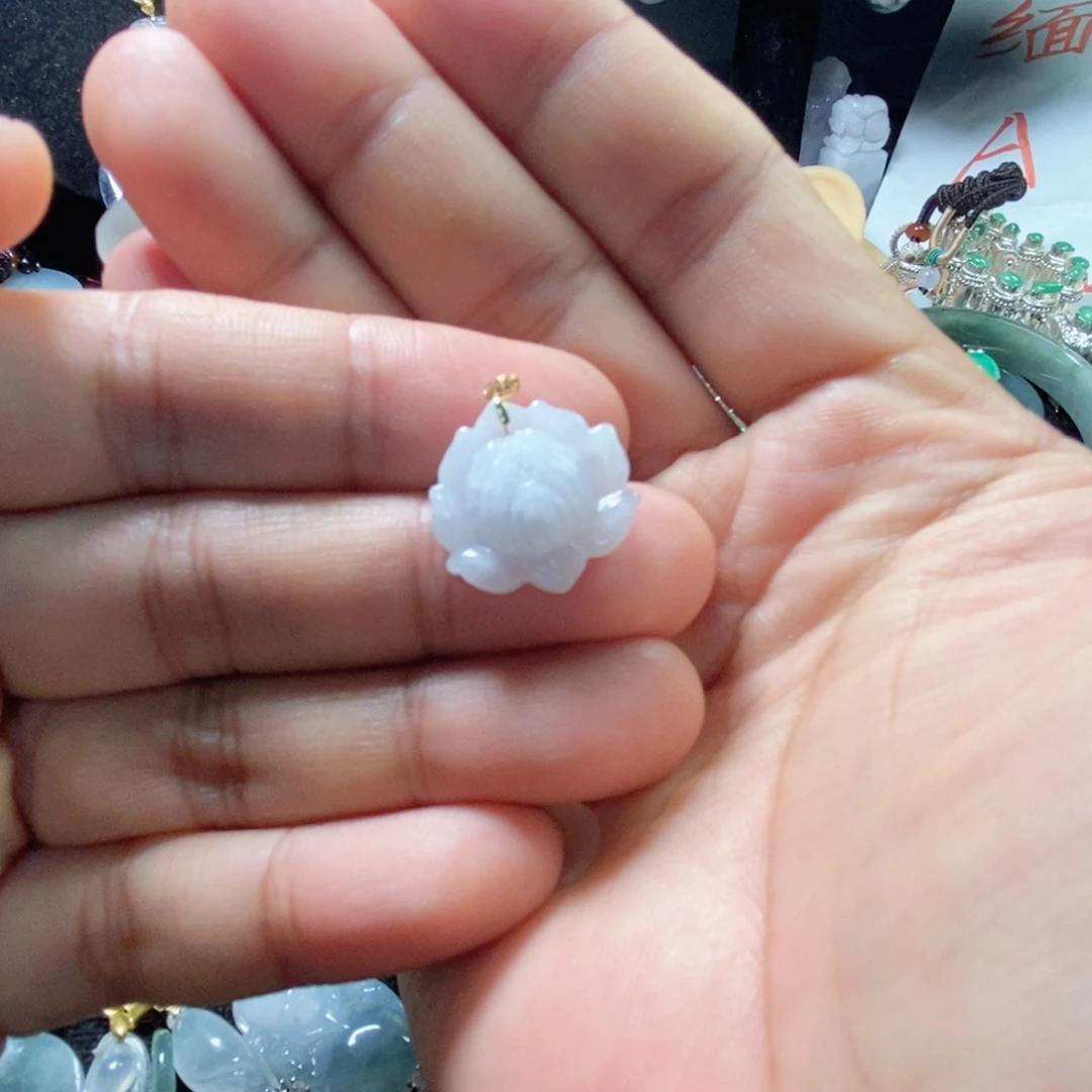 翡翠18K金镶嵌吊坠(不含链)缅甸翡翠A货花吊坠