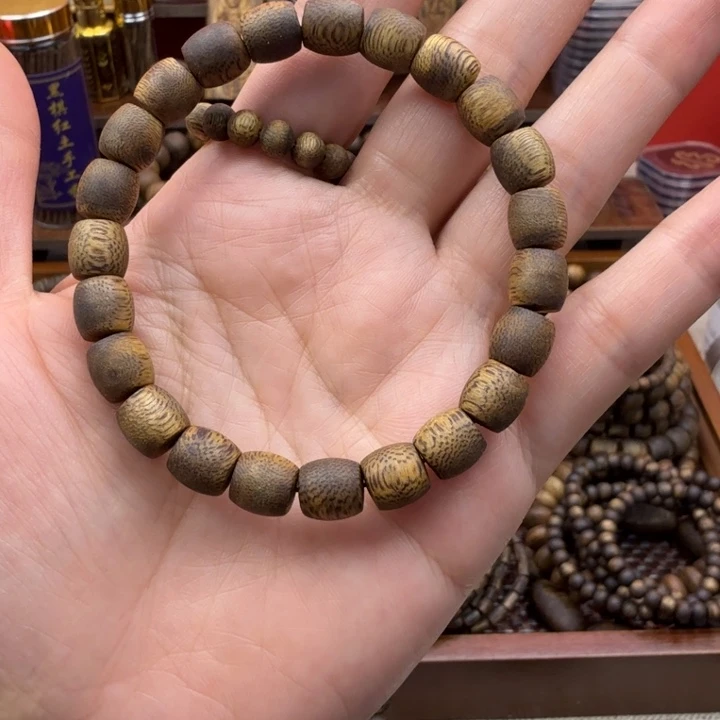 沉香碎屑奇楠0.8鼓珠5克＋