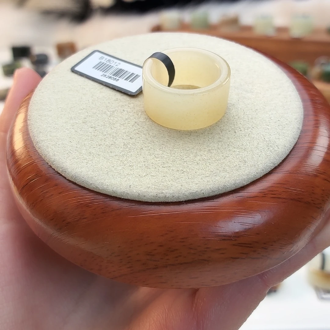 和田玉未镶嵌戒指飘糖窄圆切17.34mmj60