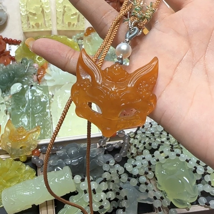 未镶嵌蛇纹石玉吊坠