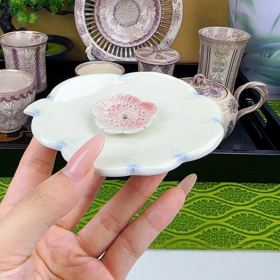 他家茶具瓷器真好看香立