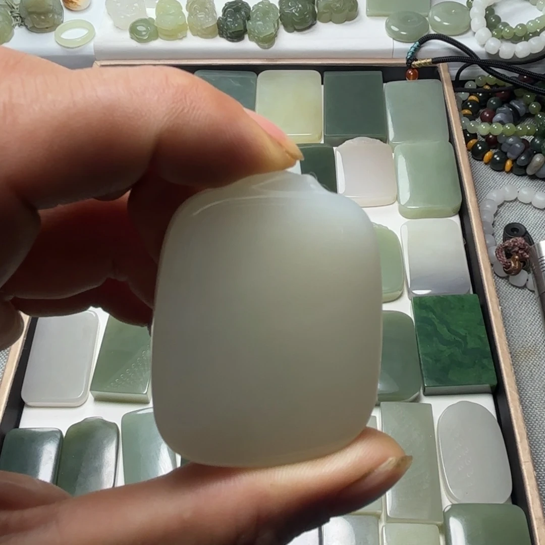 z***l和田玉未镶嵌颈饰