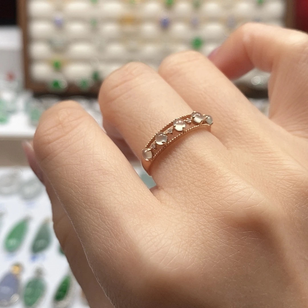 翡翠18K金镶嵌戒指