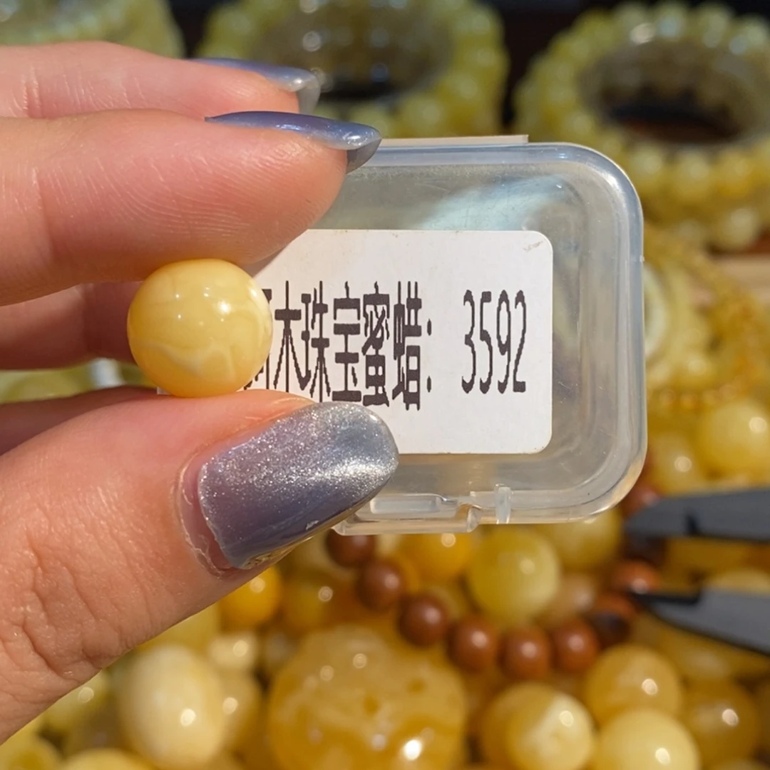琥珀未镶嵌珠宝奇石3592
