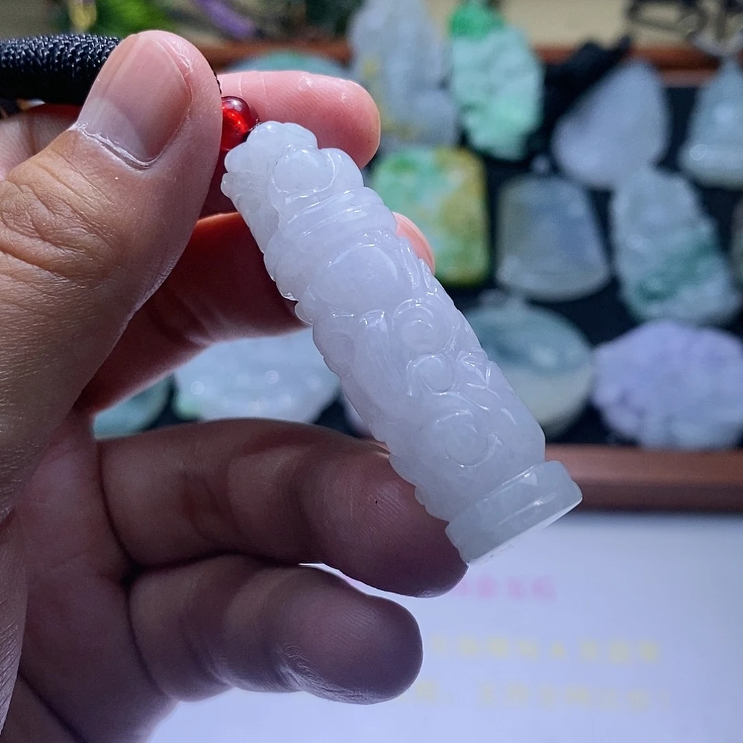 【闪购商品】翡翠颈饰未镶嵌龙柱