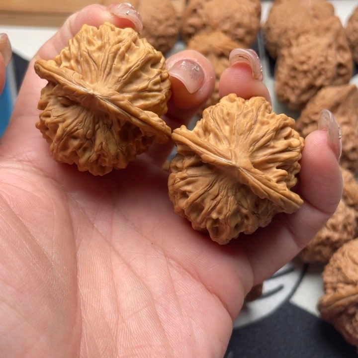 文玩核桃把件天地