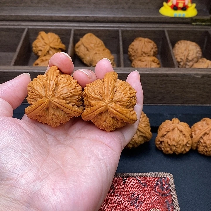 周****把件文玩核桃白奔