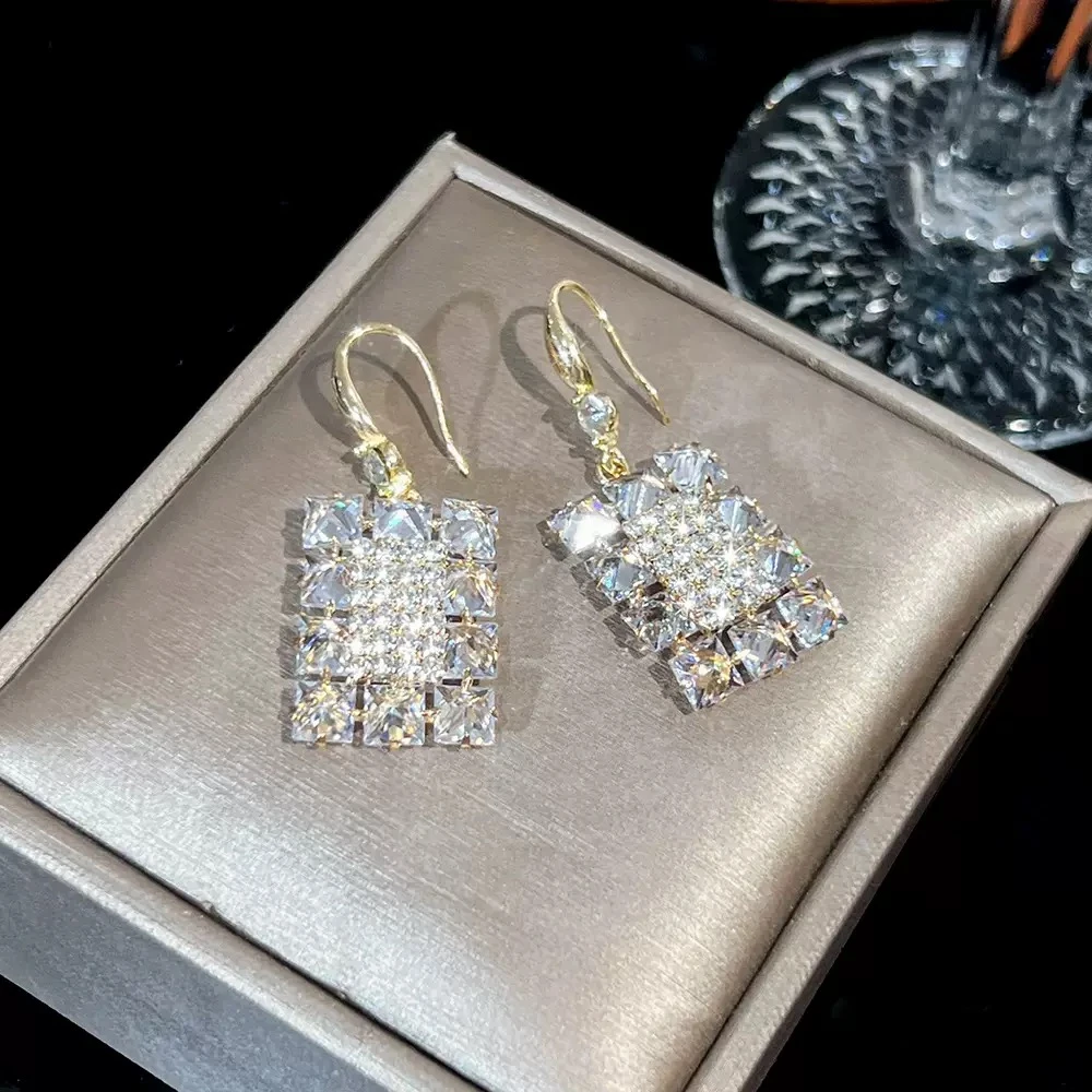 铜合金合成锆石耳饰 金色气质轻奢时尚百搭精致镶嵌满钻耳环