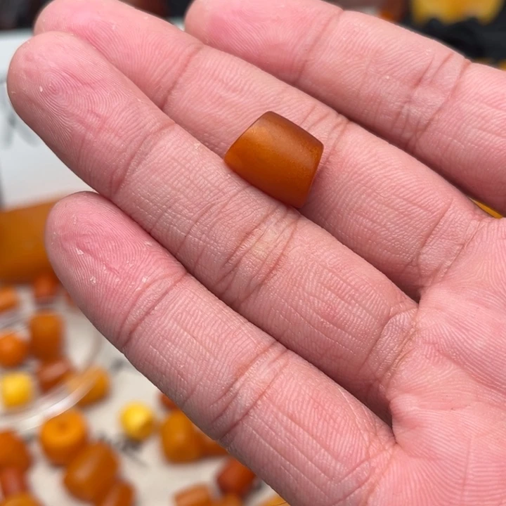 ¹***六琥珀未镶嵌裸石蜜蜡马蹄