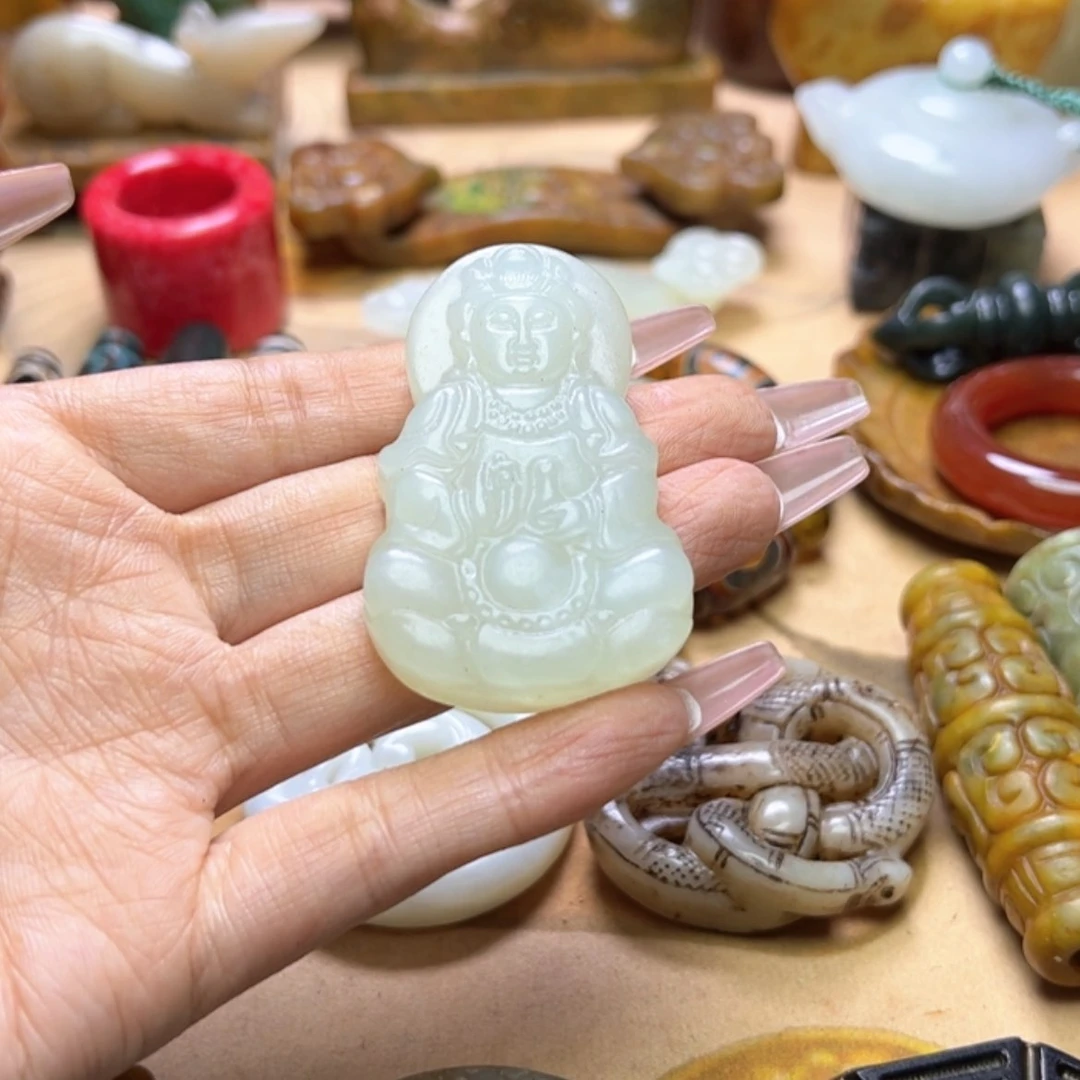 【闪购商品】蛇纹石玉颈饰未镶嵌