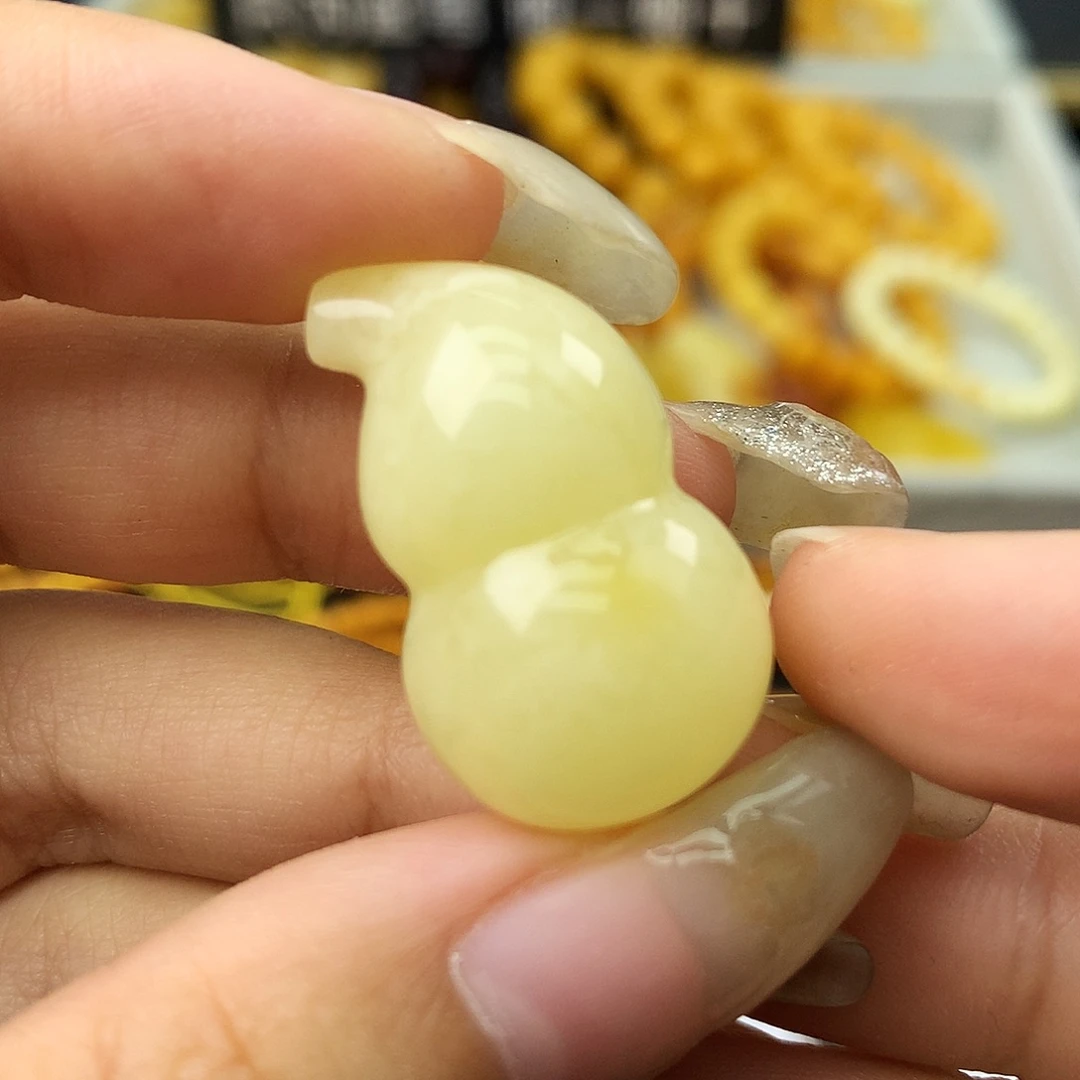 琥珀未镶嵌珠宝奇石