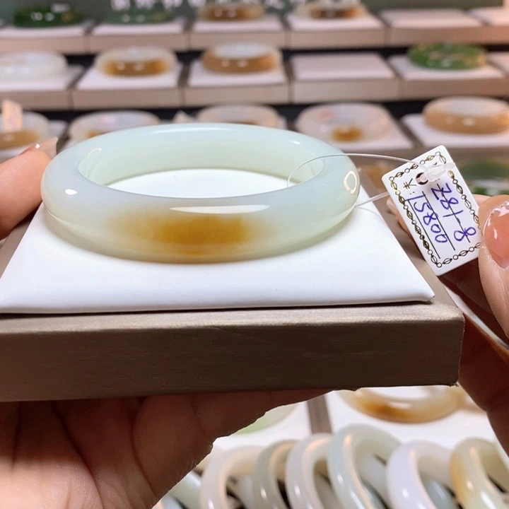 和田玉（糖玉）手镯56圈口未镶嵌