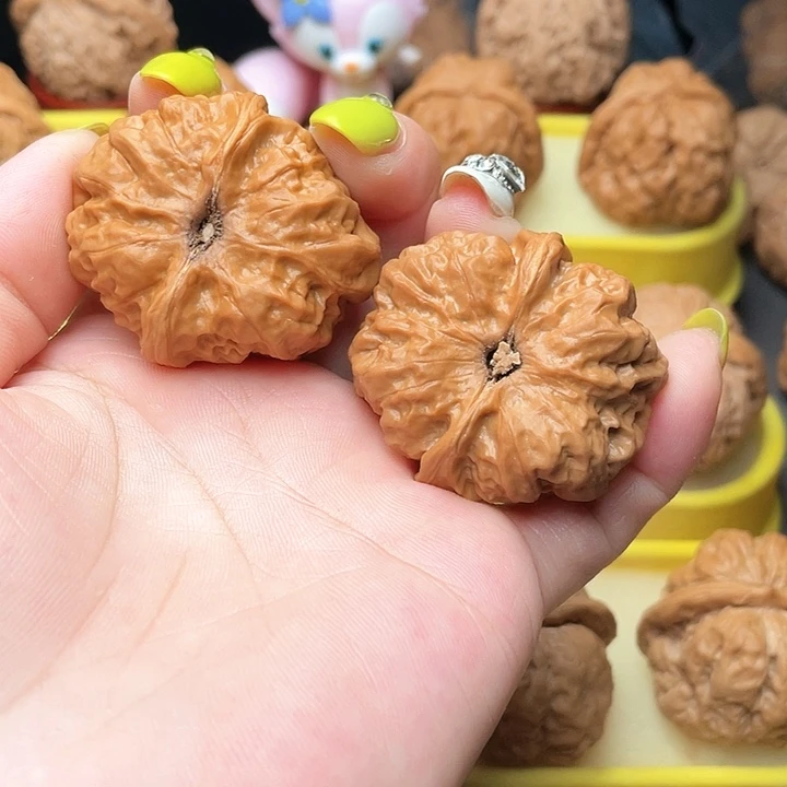 文玩核桃吊坠寒蛤蟆