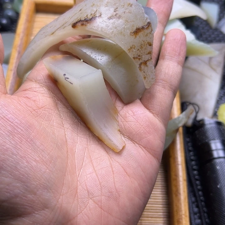 旺***仙和田玉未镶嵌手链