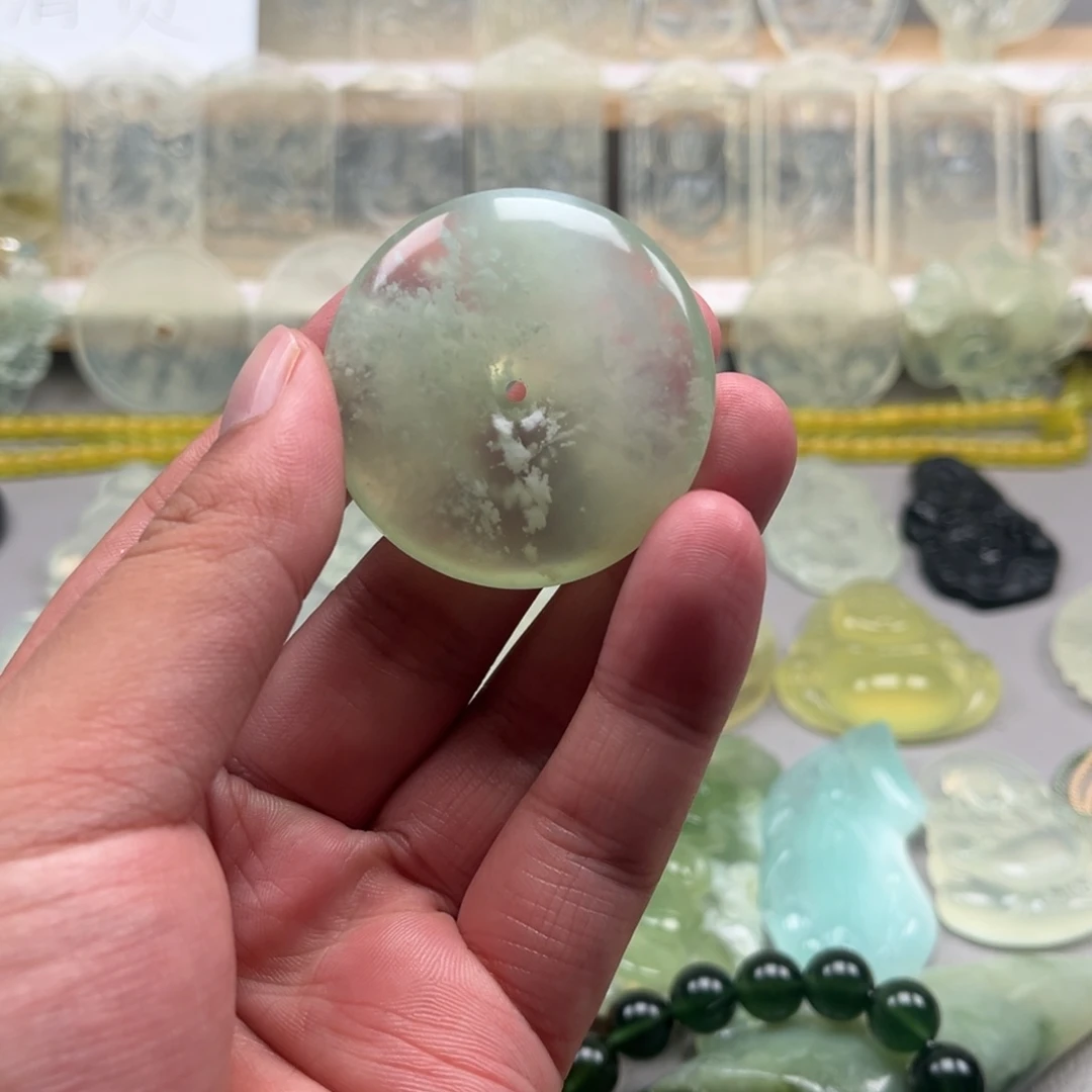 未镶嵌蛇纹石玉颈饰