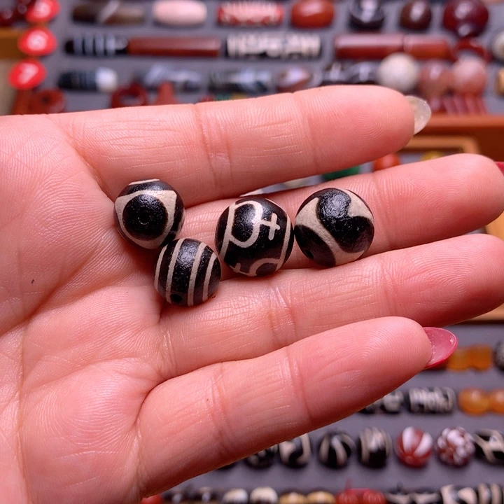 玛瑙/玉髓颈饰未镶嵌稀**涂