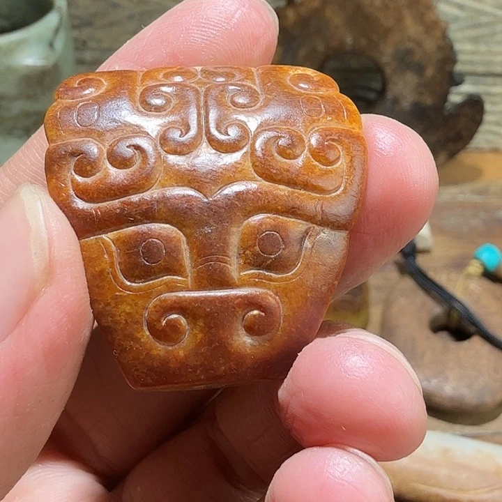 呼***哥和田玉未镶嵌颈饰