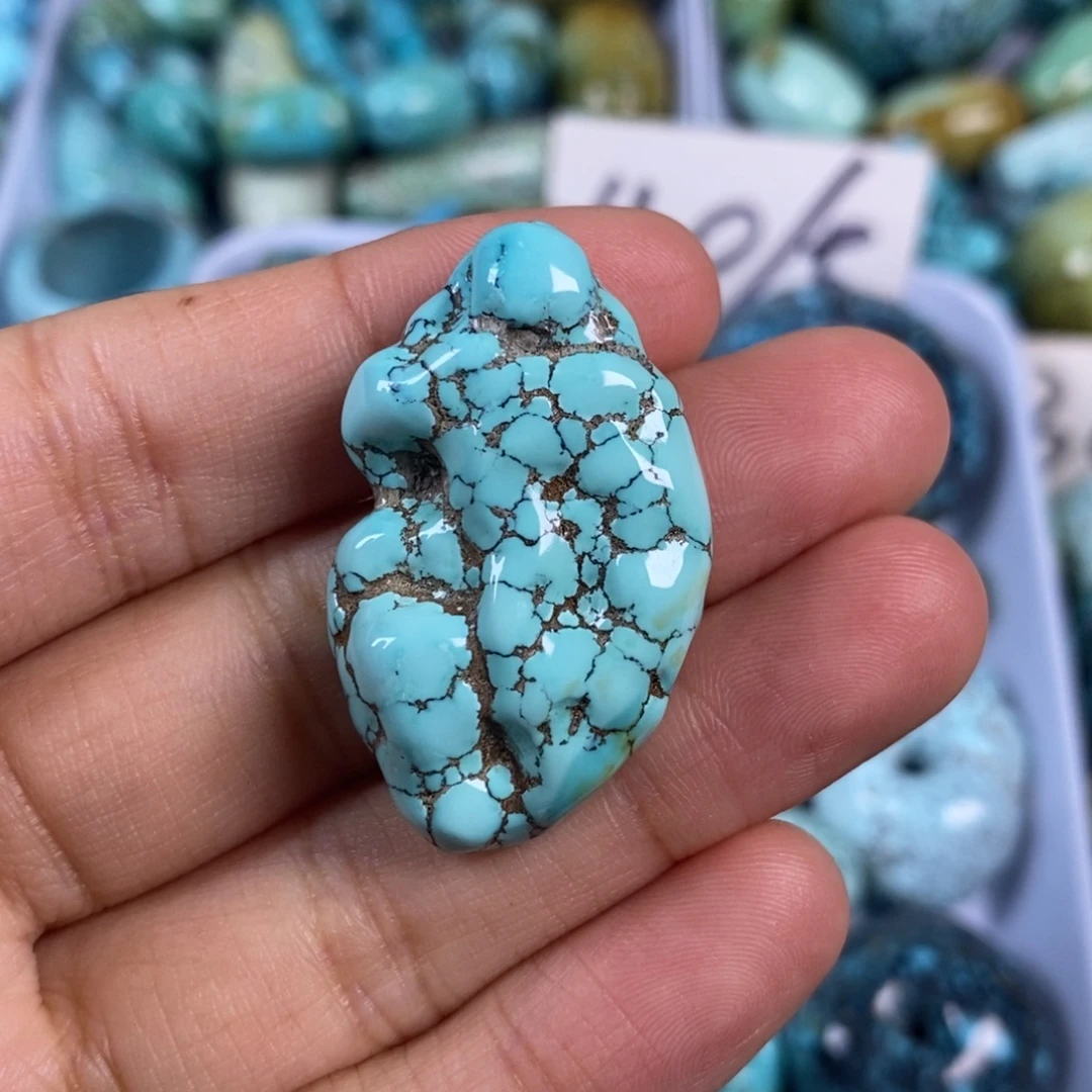 绿松石未镶嵌颈饰