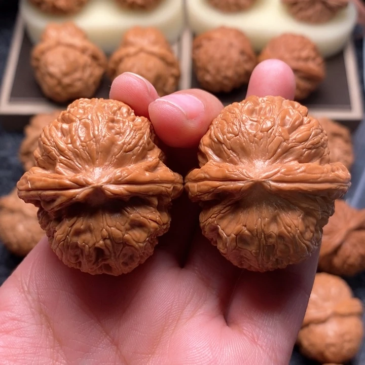 文玩核桃把件毕业大元宝40