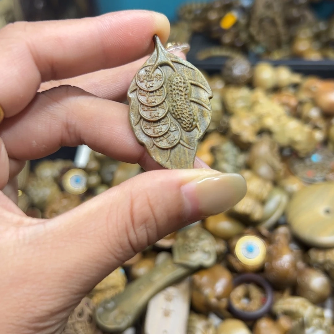 无事牌维腊木（绿檀）