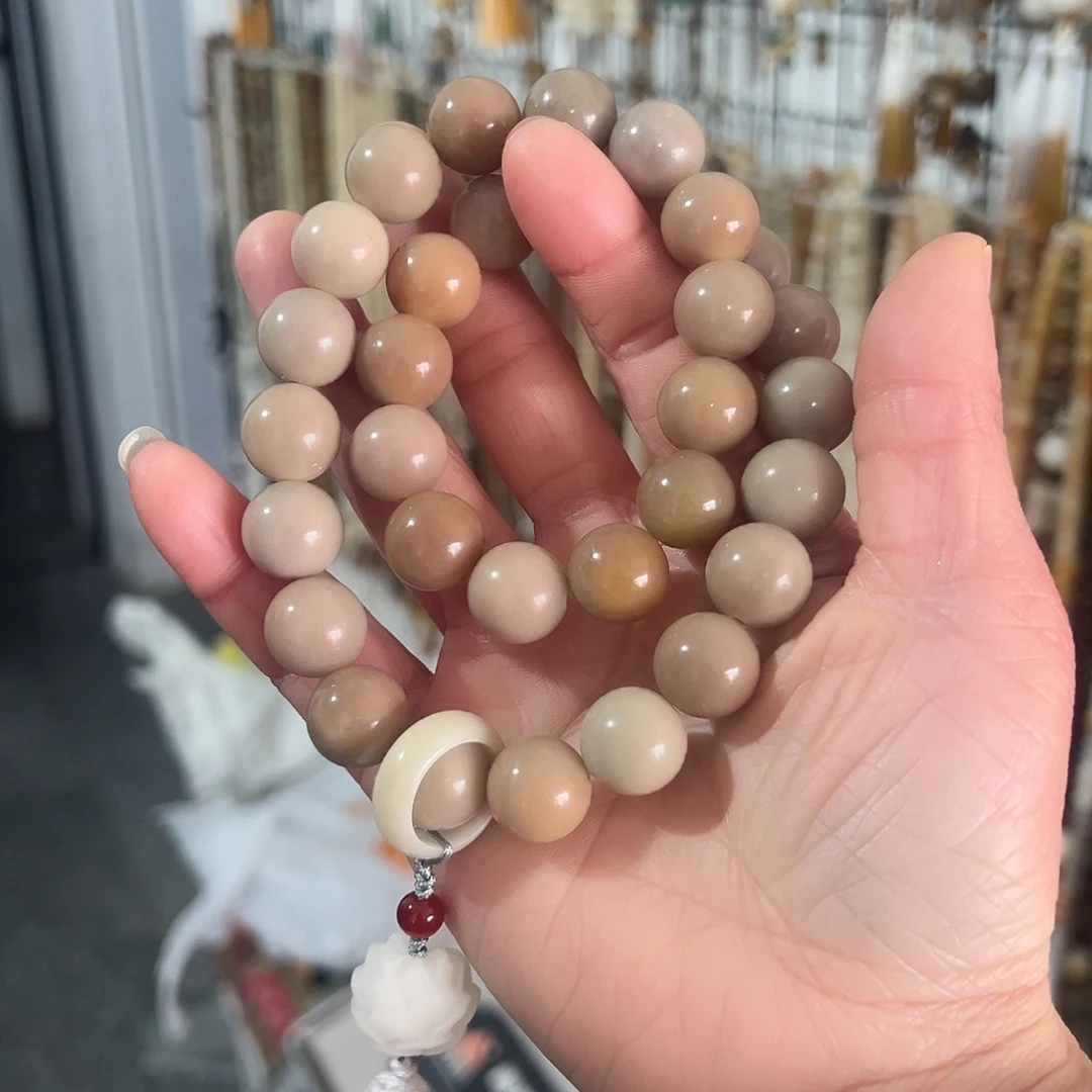 白玉菩提吊坠13卡