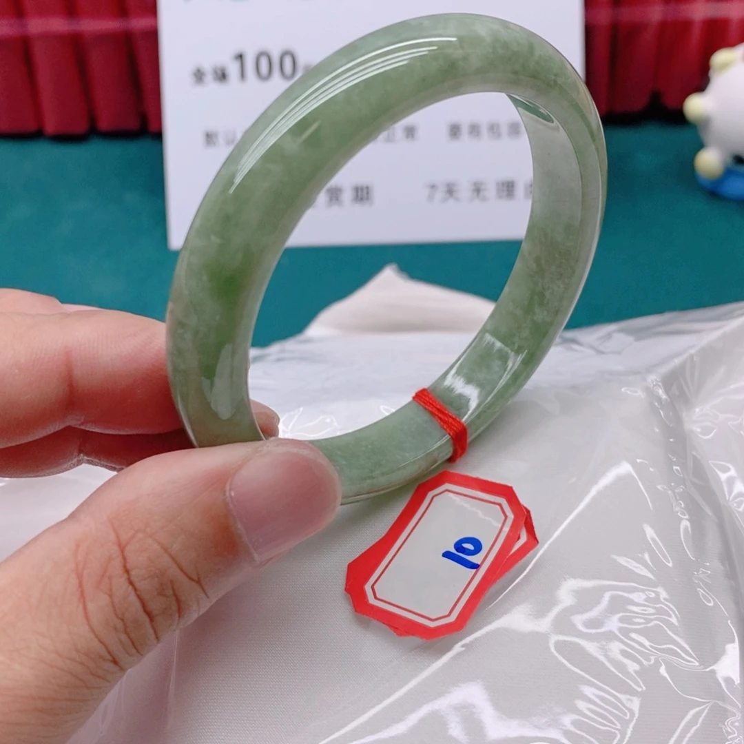 翡翠手镯未镶嵌100000/58