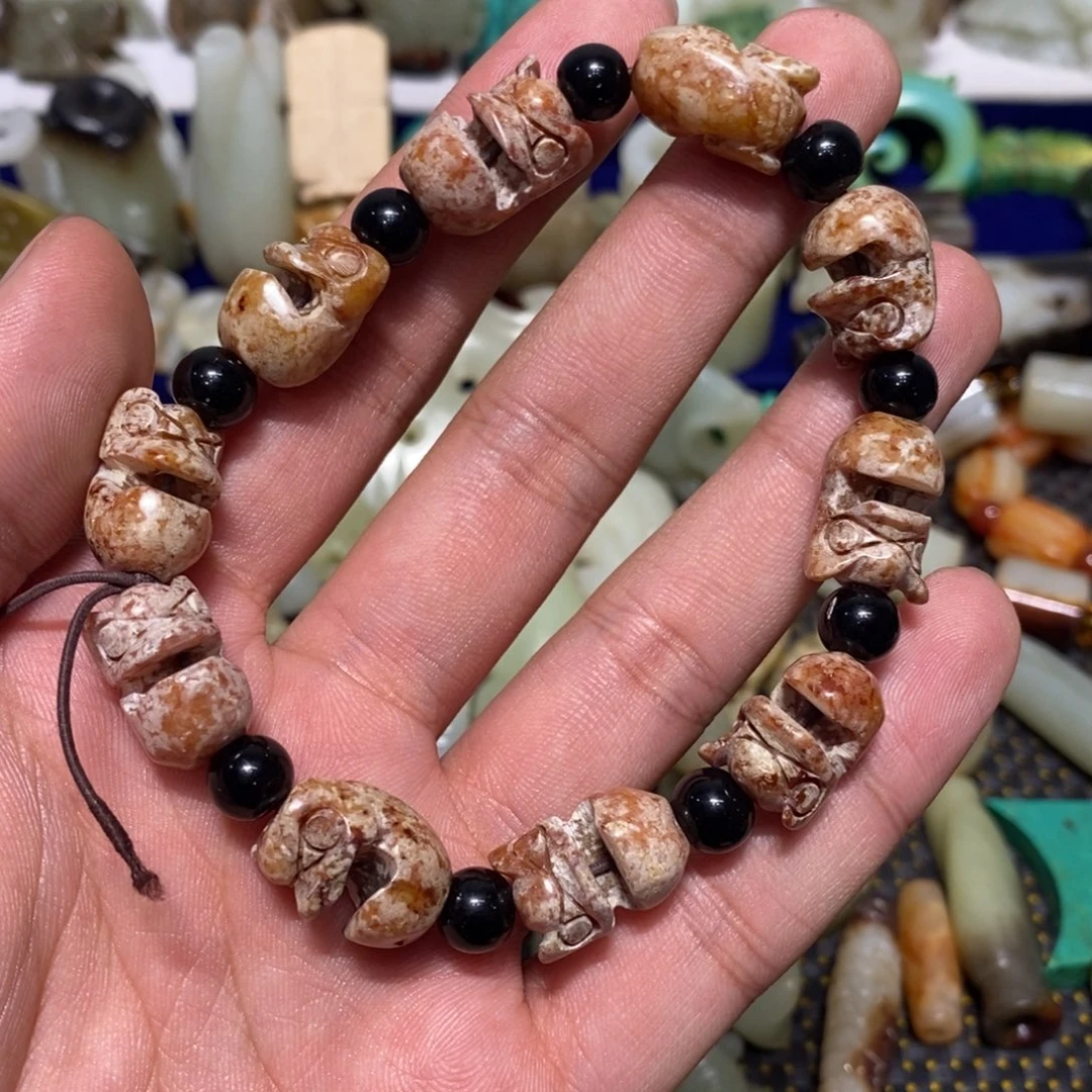 透闪石质玉未镶嵌车挂