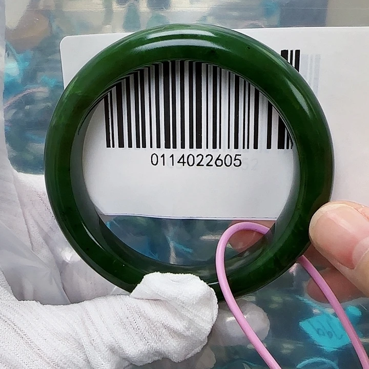 和田玉未镶嵌手镯微瑕5556