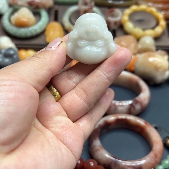 石英岩玉合金颈饰