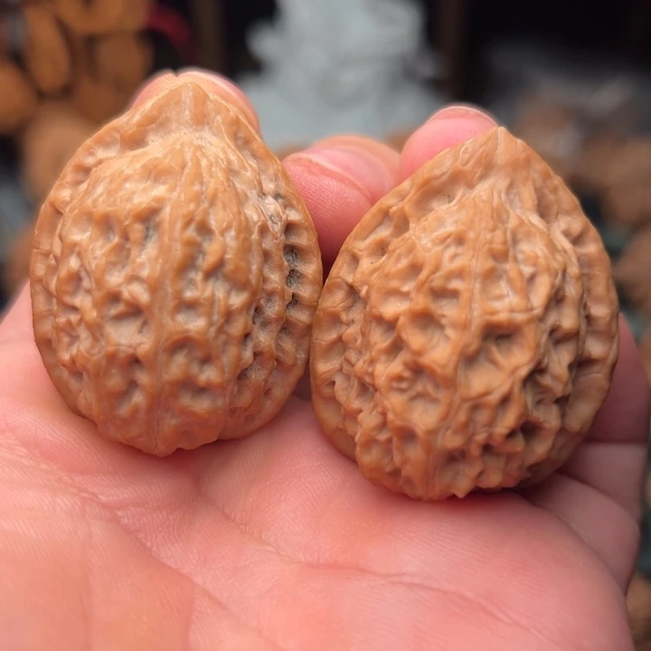 文玩核桃把件清东陵鸡心