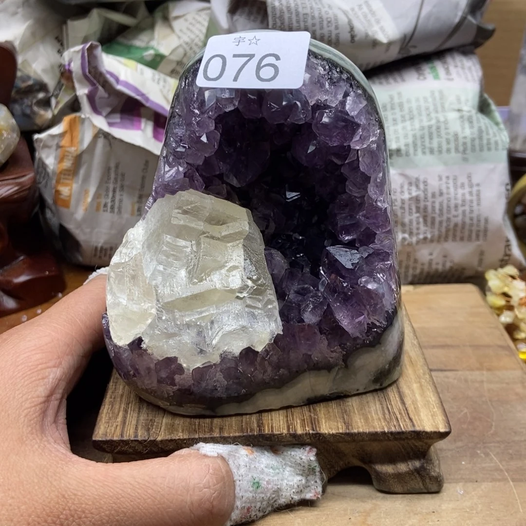 紫晶天然水晶摆件未镶嵌