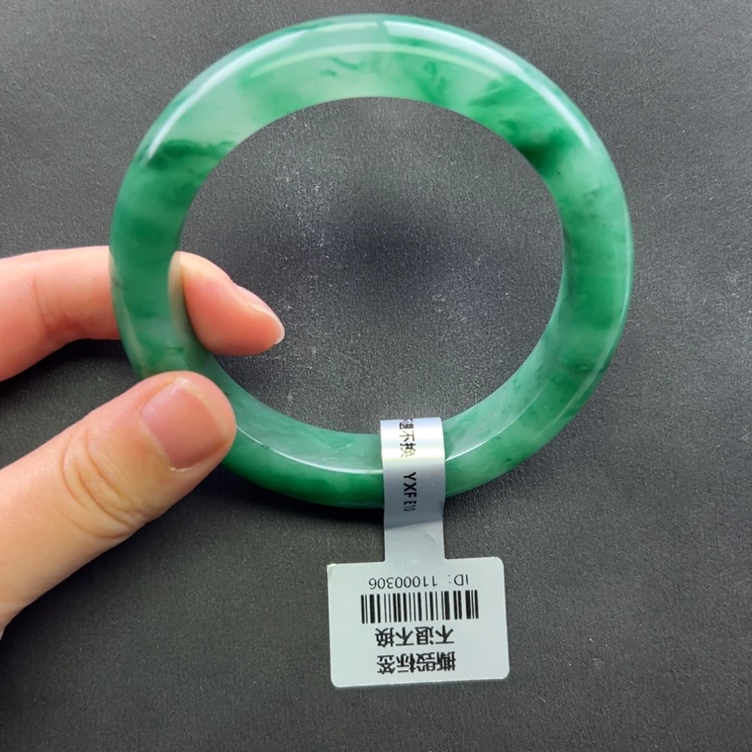 紫***晶石英质玉未镶嵌手镯+瑶瑶60.0