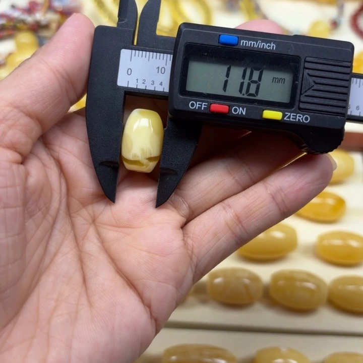 琥珀未镶嵌珠宝奇石桶珠11.8mm