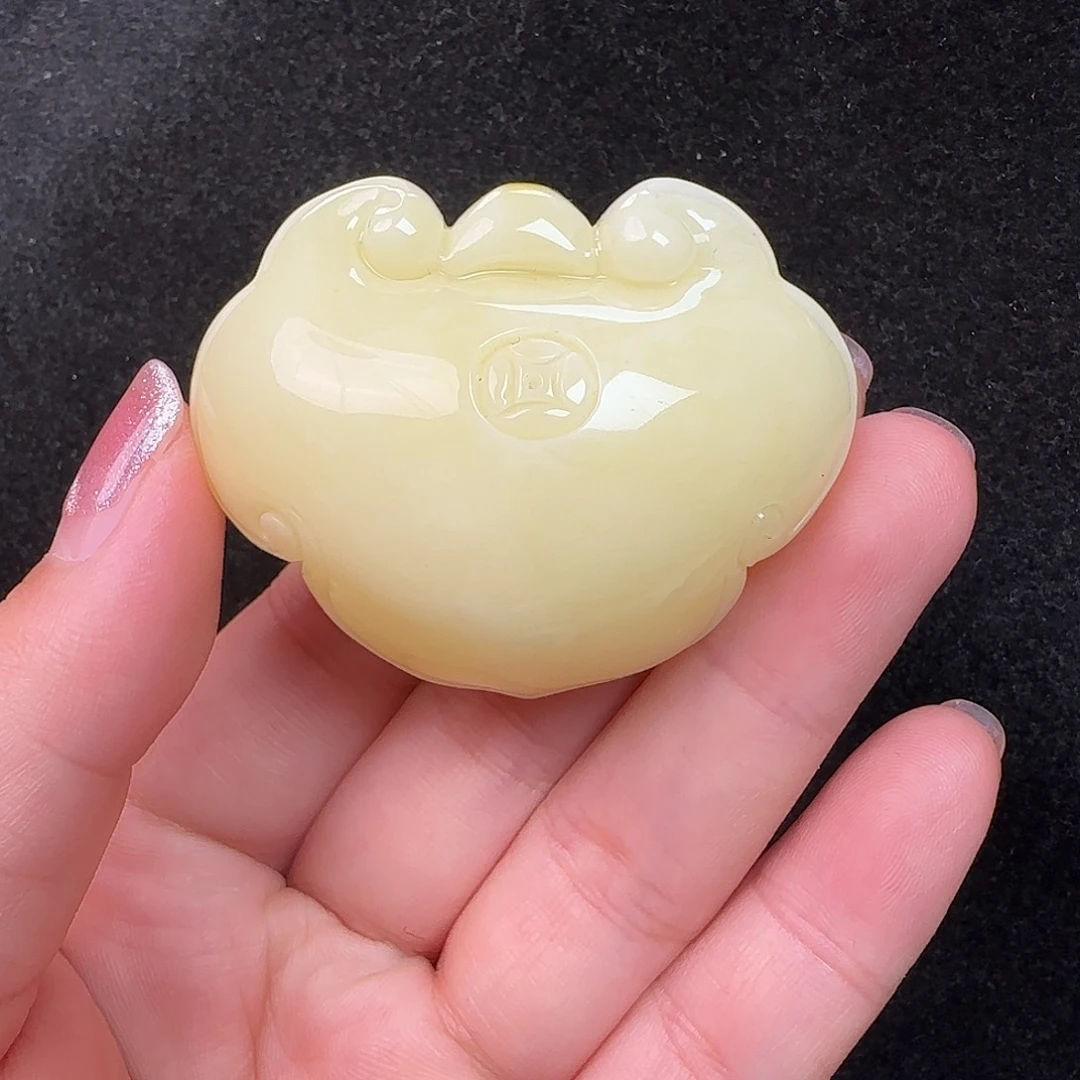 蜜蜡未镶嵌珠宝奇石