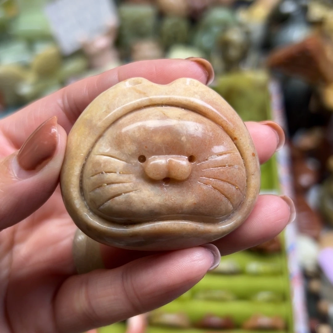 ****子岫玉未镶嵌颈饰辽阳粉大猫头