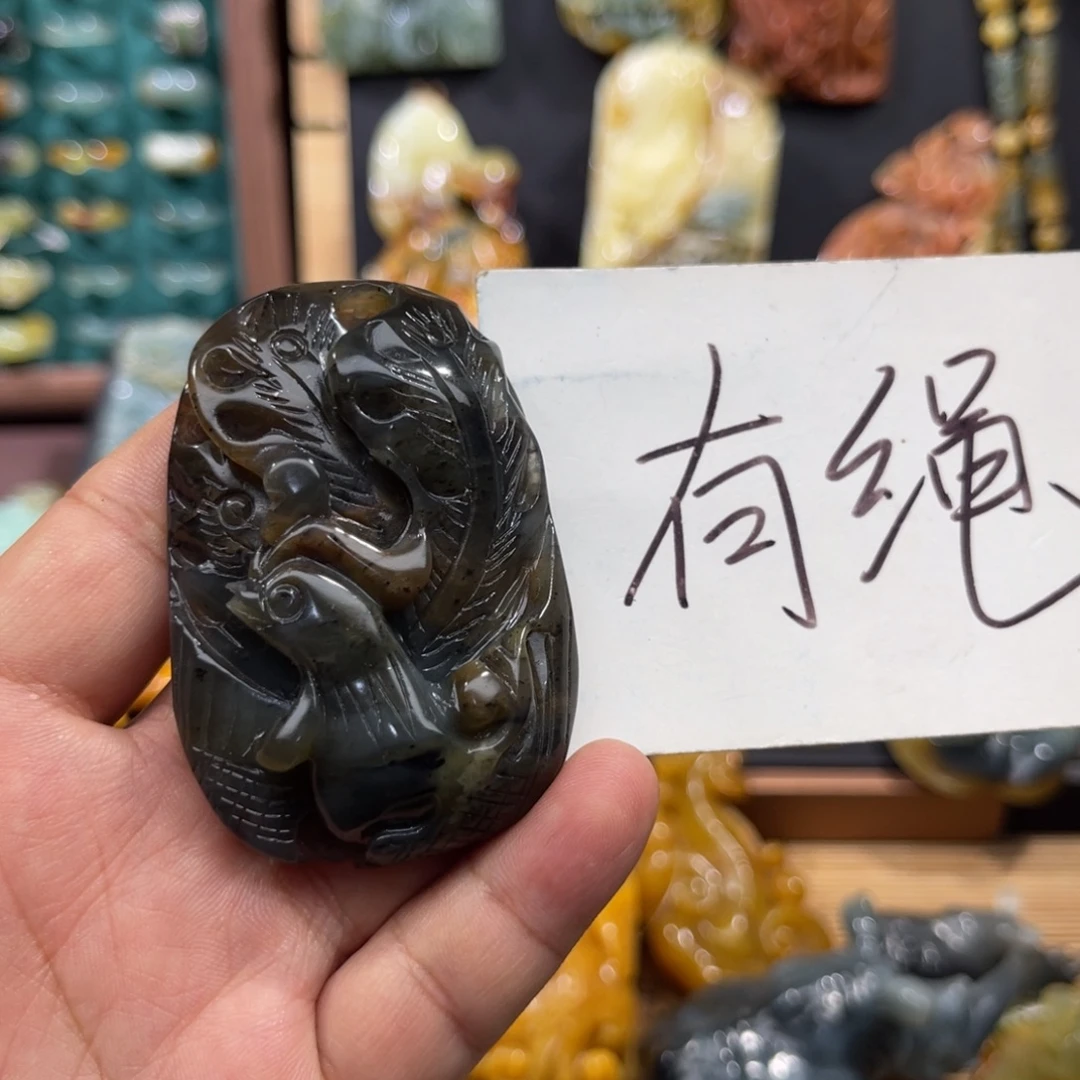 未镶嵌蛇纹石玉颈饰