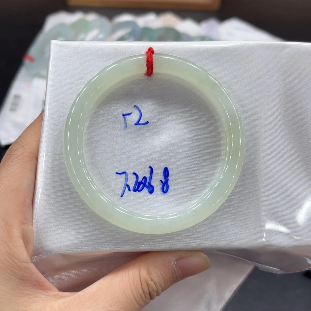 未镶嵌手镯翡翠翡翠